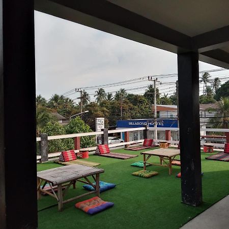 Billabong Hotel And Cafe Baan Tai Exteriör bild