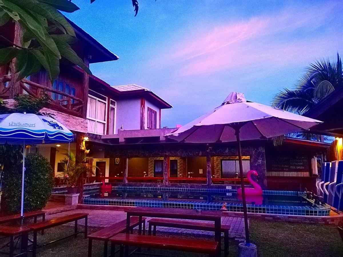 Billabong Hotel And Cafe Baan Tai Exteriör bild
