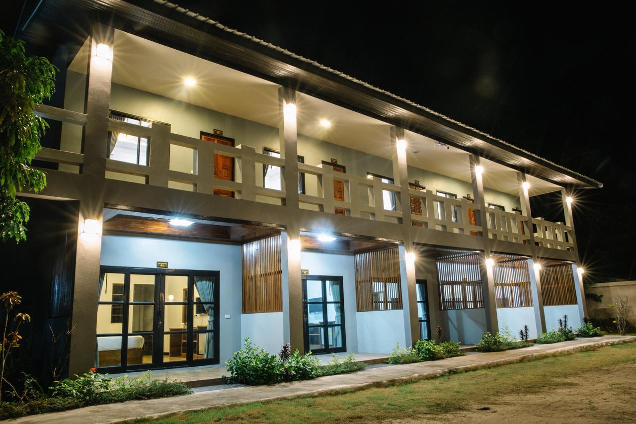 Billabong Hotel And Cafe Baan Tai Exteriör bild