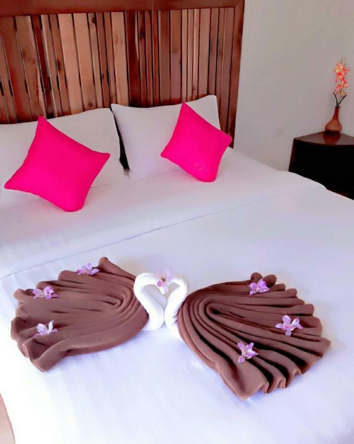 Billabong Hotel And Cafe Baan Tai Exteriör bild