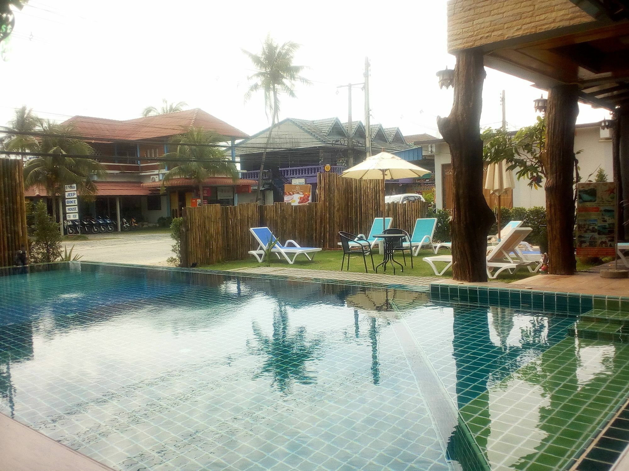 Billabong Hotel And Cafe Baan Tai Exteriör bild