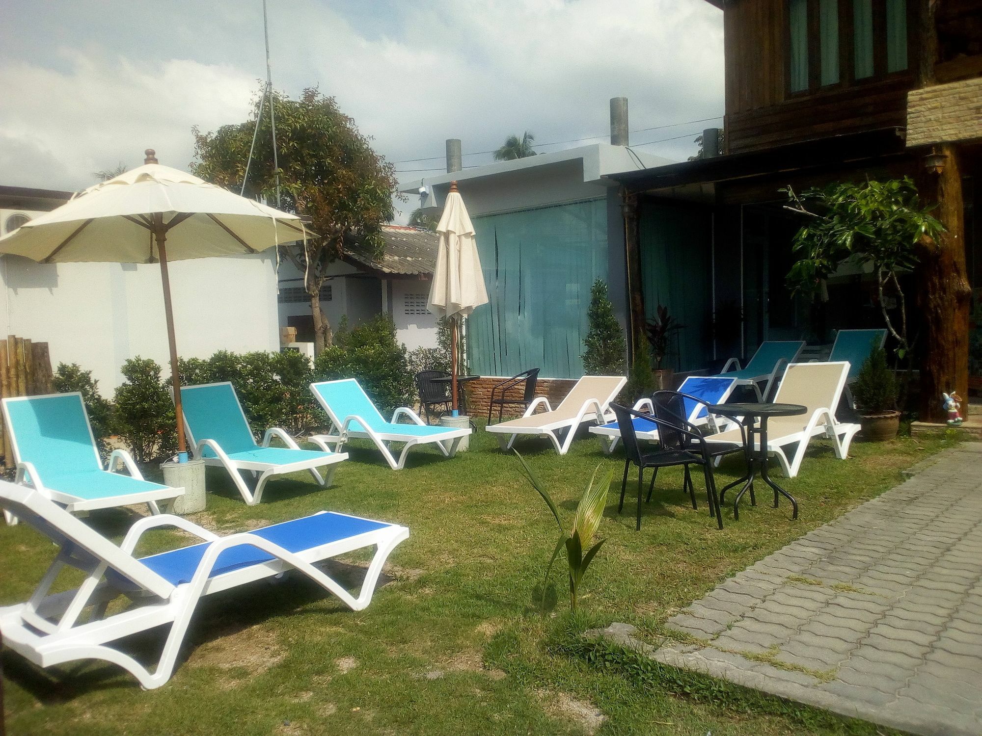 Billabong Hotel And Cafe Baan Tai Exteriör bild